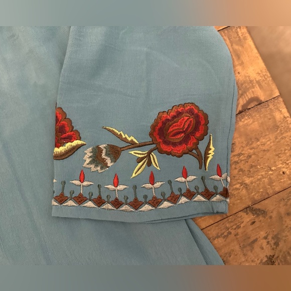 NWT Soft Surroundings Teal Blue Pathfind Floral Embroidered Top - Size L - Picture 6 of 6